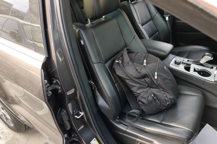 Used Jeep Grand Cherokee 2021 3.0L 80th Anniversary Edition Right Front Seat