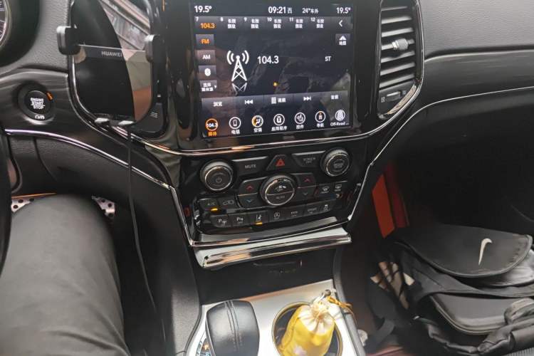 Used Jeep Grand Cherokee 2021 3.0L 80th Anniversary Edition Audio And AC Panel