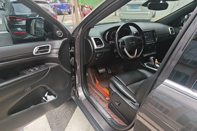 Used Jeep Grand Cherokee 2021 3.0L 80th Anniversary Edition Driver Seat