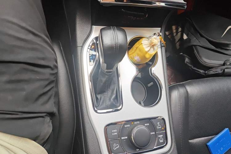 Used Jeep Grand Cherokee 2021 3.0L 80th Anniversary Edition Gear Lever