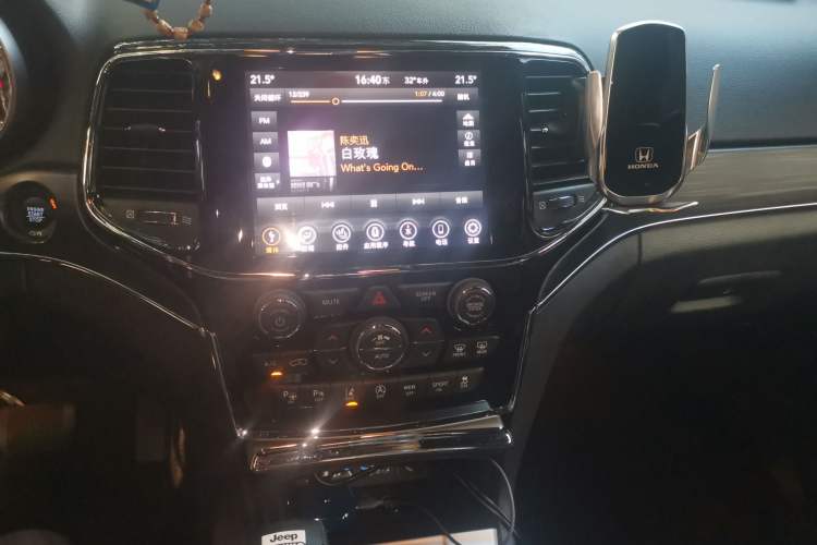 Used Jeep Grand Cherokee 2021 3.0L 80th Anniversary Edition Audio And AC Panel