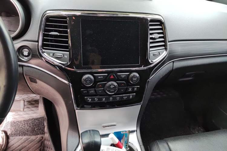 Used Jeep Grand Cherokee 2021 3.0L 80th Anniversary Edition Audio And AC Panel