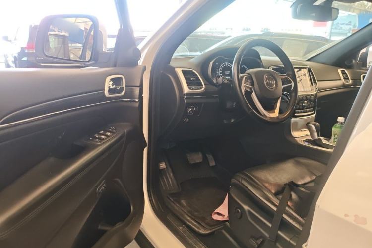 Used Jeep Grand Cherokee  Driver Seat