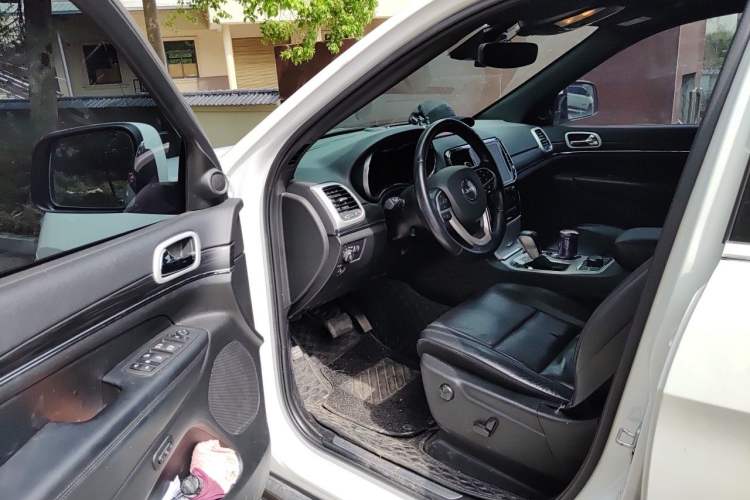 Used Jeep Grand Cherokee 2021 3.0L 80th Anniversary Edition Driver Seat