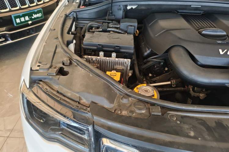 Used Jeep Grand Cherokee  Engine Bay Right