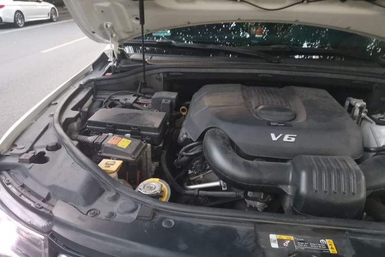Used Jeep Grand Cherokee 2021 3.0L 80th Anniversary Edition Engine Bay Right
