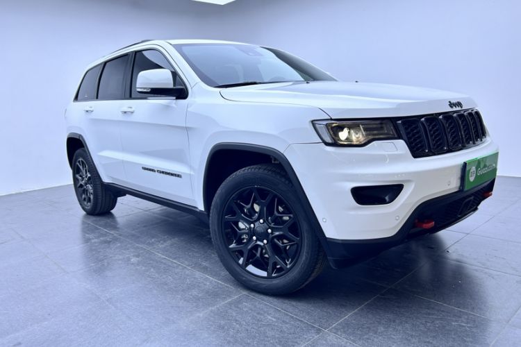 Used Jeep Grand Cherokee 2021 3.0L 80th Anniversary Edition Exterior 2