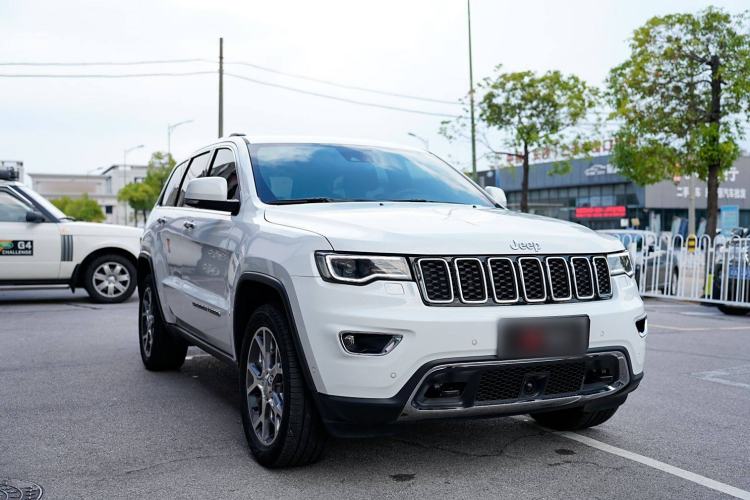 Used Jeep Grand Cherokee 2021 3.0L 80th Anniversary Edition Exterior 2