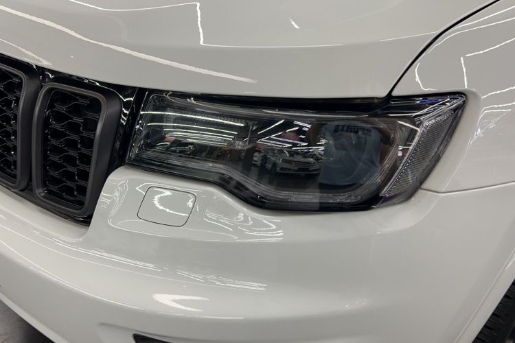 Used Jeep Grand Cherokee 2021 3.0L 80th Anniversary Edition Exterior 6