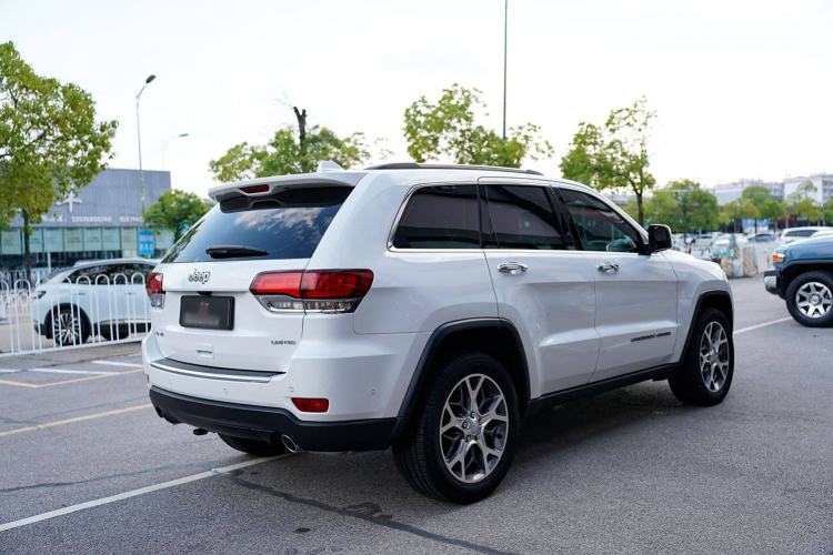 Used Jeep Grand Cherokee 2021 3.0L 80th Anniversary Edition Exterior 6