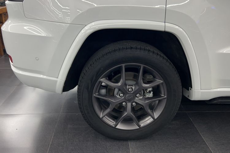Used Jeep Grand Cherokee 2021 3.0L 80th Anniversary Edition Exterior 8