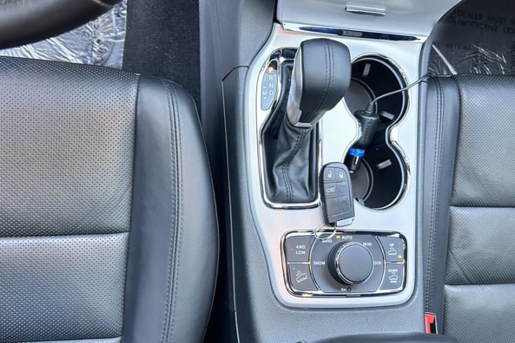 Used Jeep Grand Cherokee 2021 3.0L 80th Anniversary Edition Interior 2