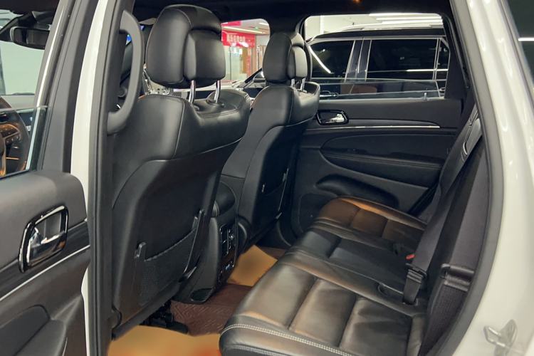 Used Jeep Grand Cherokee 2021 3.0L 80th Anniversary Edition Interior 5