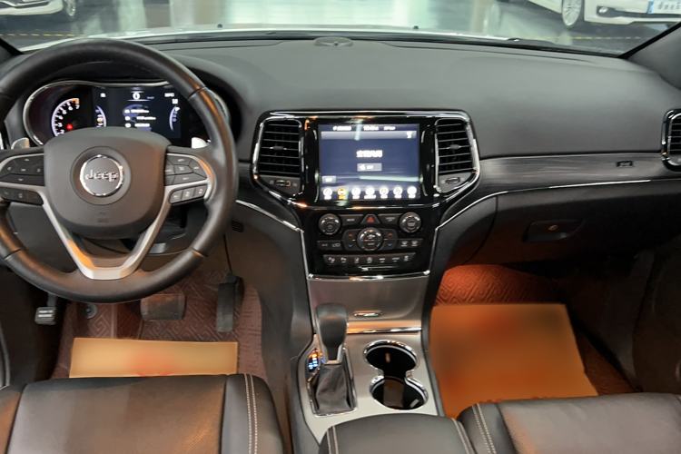 Used Jeep Grand Cherokee 2021 3.0L 80th Anniversary Edition Interior 6