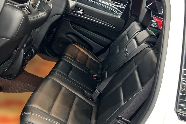 Used Jeep Grand Cherokee 2021 3.0L 80th Anniversary Edition Interior 9