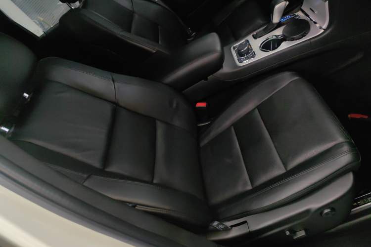 Used Jeep Grand Cherokee 2021 3.0L 80th Anniversary Edition Right Front Seat