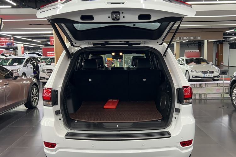 Used Jeep Grand Cherokee 2021 3.0L 80th Anniversary Edition Trunk