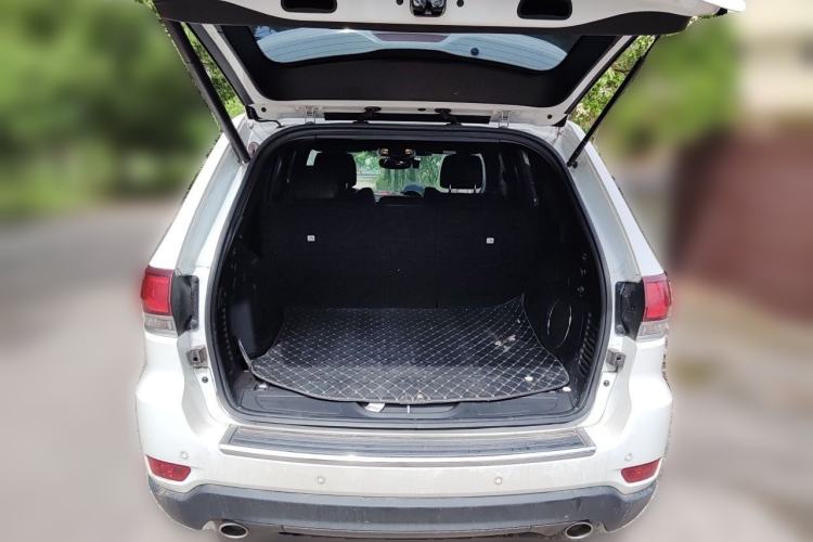 Used Jeep Grand Cherokee 2021 3.0L 80th Anniversary Edition Trunk