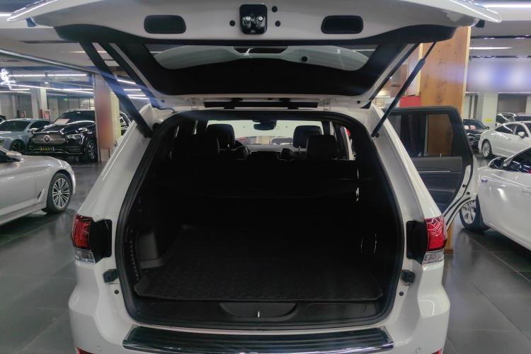 Used Jeep Grand Cherokee 2021 3.0L 80th Anniversary Edition Trunk
