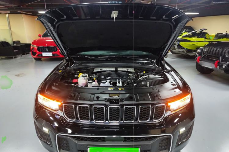 Used Jeep Grand Cherokee New Energy 2023 4xe Summit Edition Engine Bay