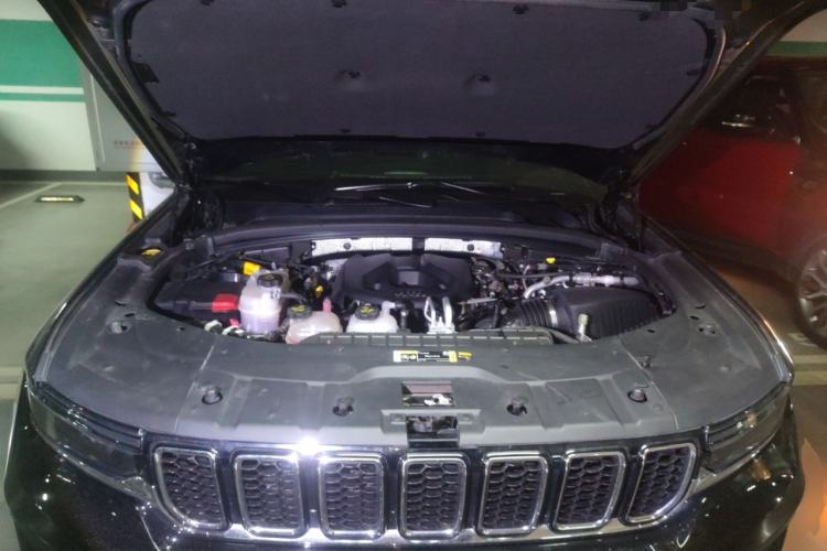 Used Jeep Grand Cherokee New Energy 2023 4xe Summit Edition Engine Bay