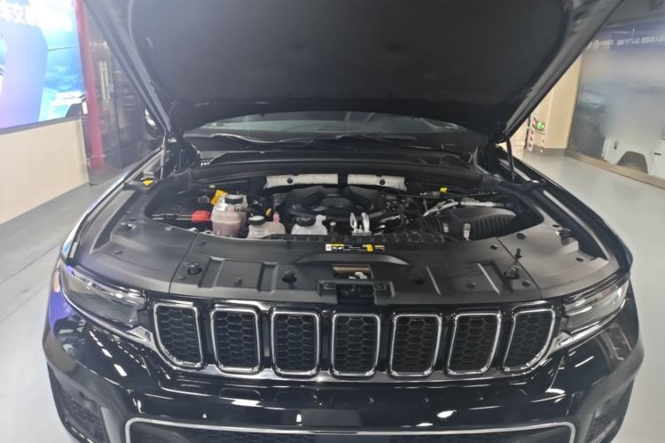 Used Jeep Grand Cherokee New Energy 2023 4xe Summit Edition Engine Bay