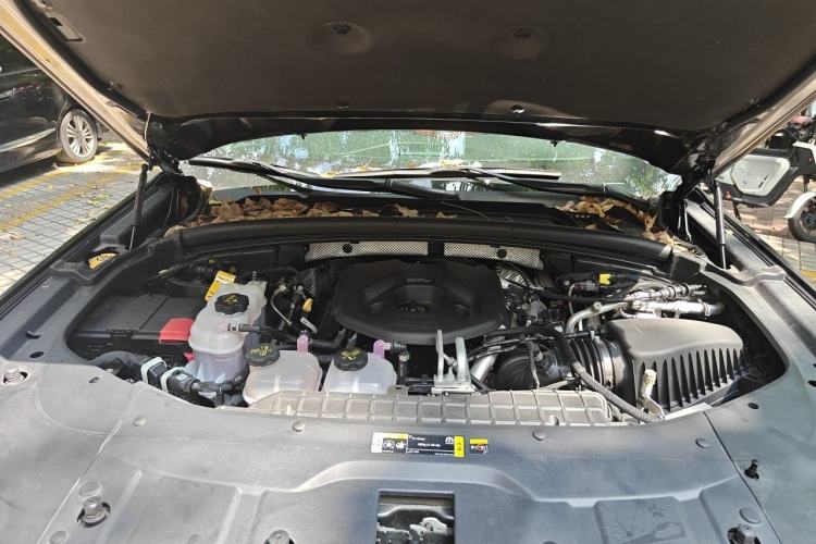 Used Jeep Grand Cherokee New Energy 2023 4xe Summit Edition Engine Bay