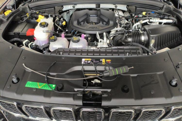 Used Jeep Grand Cherokee New Energy 2023 4xe Summit Edition Engine Bay
