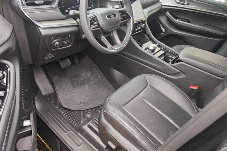 Used Jeep Grand Cherokee New Energy 2023 4xe Summit Edition Left Front Seat