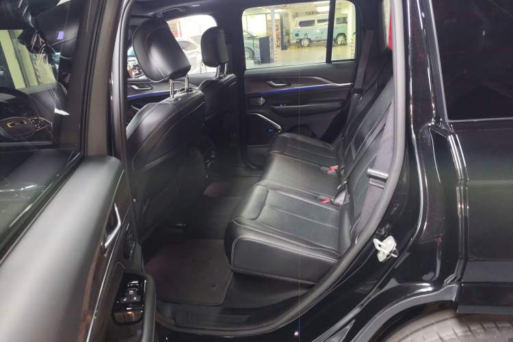 Used Jeep Grand Cherokee New Energy 2023 4xe Summit Edition Left Rear Seat