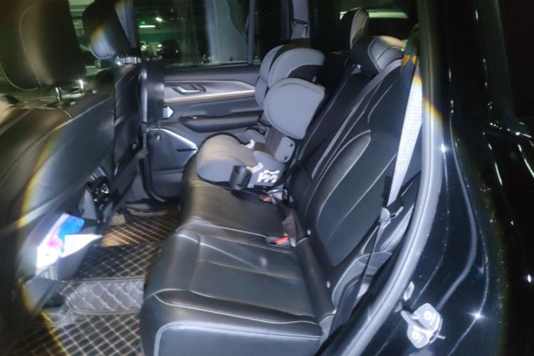 Used Jeep Grand Cherokee New Energy 2023 4xe Summit Edition Left Rear Seat