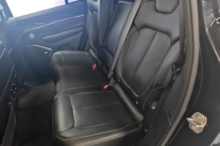 Used Jeep Grand Cherokee New Energy 2023 4xe Summit Edition Left Rear Seat