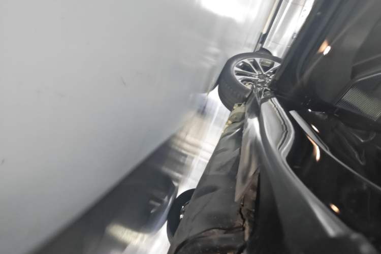 Used Jeep Grand Cherokee New Energy 2023 4xe Summit Edition Left Side Sill