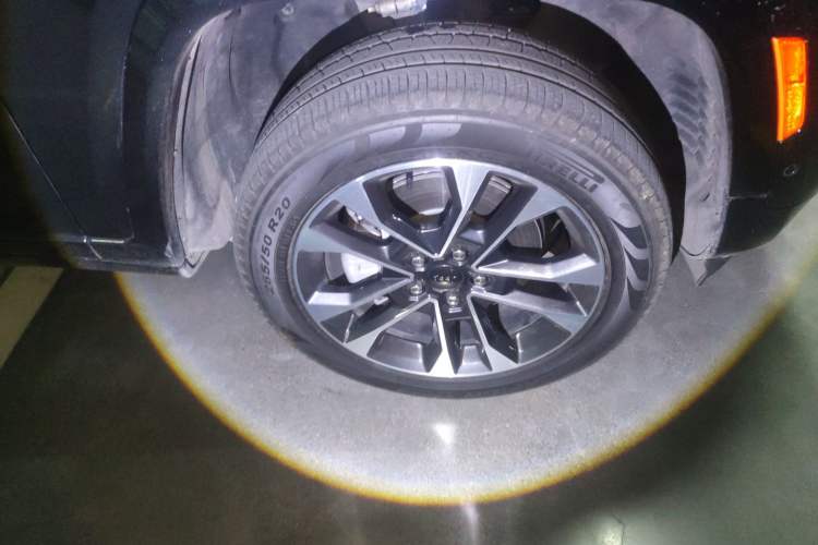 Used Jeep Grand Cherokee New Energy 2023 4xe Summit Edition Right Front Wheel Hub