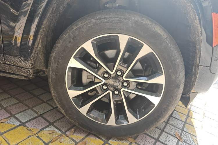 Used Jeep Grand Cherokee New Energy 2023 4xe Summit Edition Right Front Wheel Hub