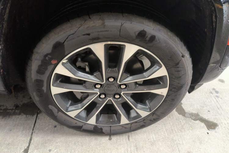Used Jeep Grand Cherokee New Energy 2023 4xe Summit Edition Right Front Wheel Hub