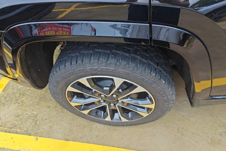 Used Jeep Grand Cherokee New Energy 2023 4xe Summit Edition Right Rear Wheel Hub
