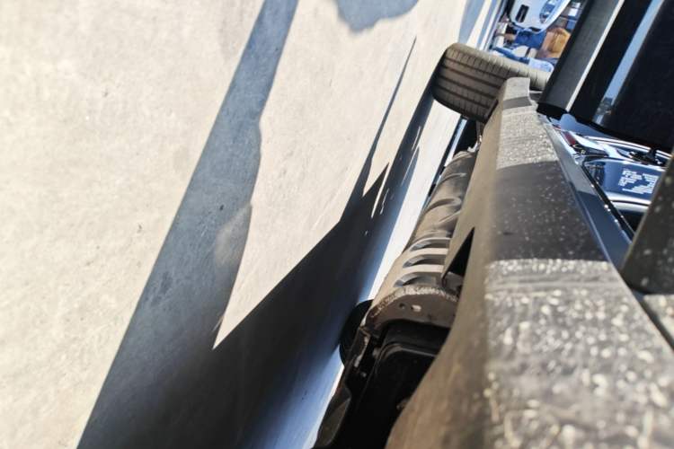 Used Jeep Grand Cherokee New Energy 2023 4xe Summit Edition Right Side Sill