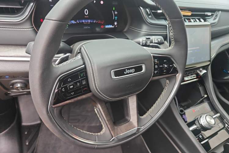 Used Jeep Grand Cherokee New Energy 2023 4xe Summit Edition Steering Wheel