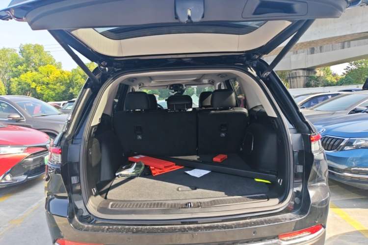 Used Jeep Grand Cherokee New Energy 2023 4xe Summit Edition Trunk
