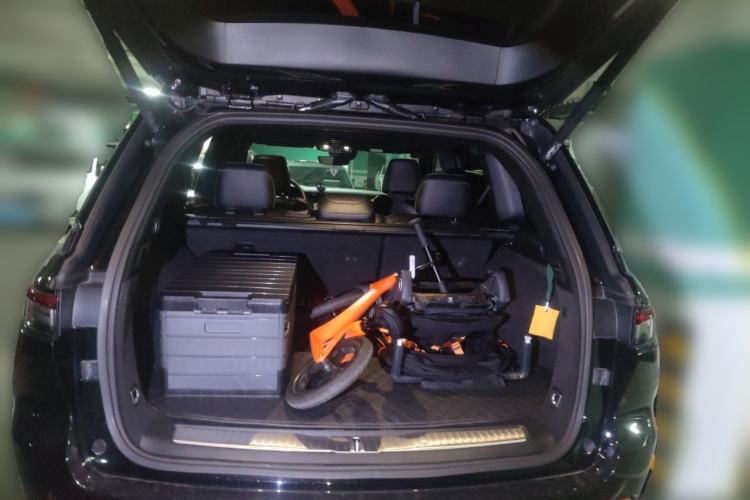Used Jeep Grand Cherokee New Energy 2023 4xe Summit Edition Trunk