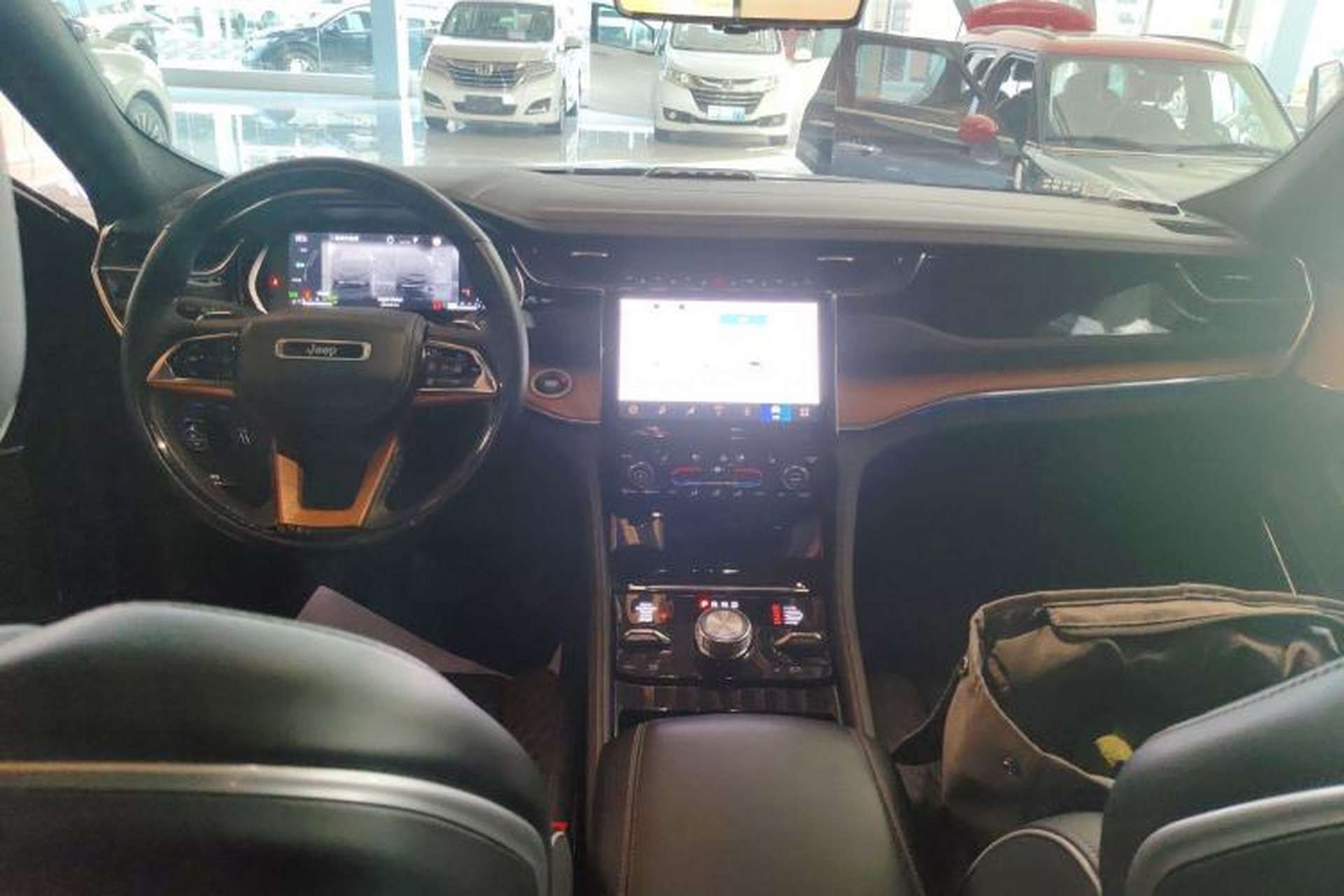 Used Jeep Grand Cherokee New Energy 2023 4xe Summit Edition Center Console