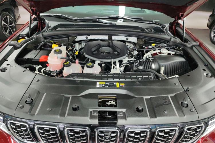 Used Jeep Grand Cherokee New Energy 2023 4xe Summit Edition Engine Bay