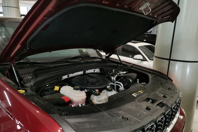 Used Jeep Grand Cherokee New Energy 2023 4xe Summit Edition Engine Bay