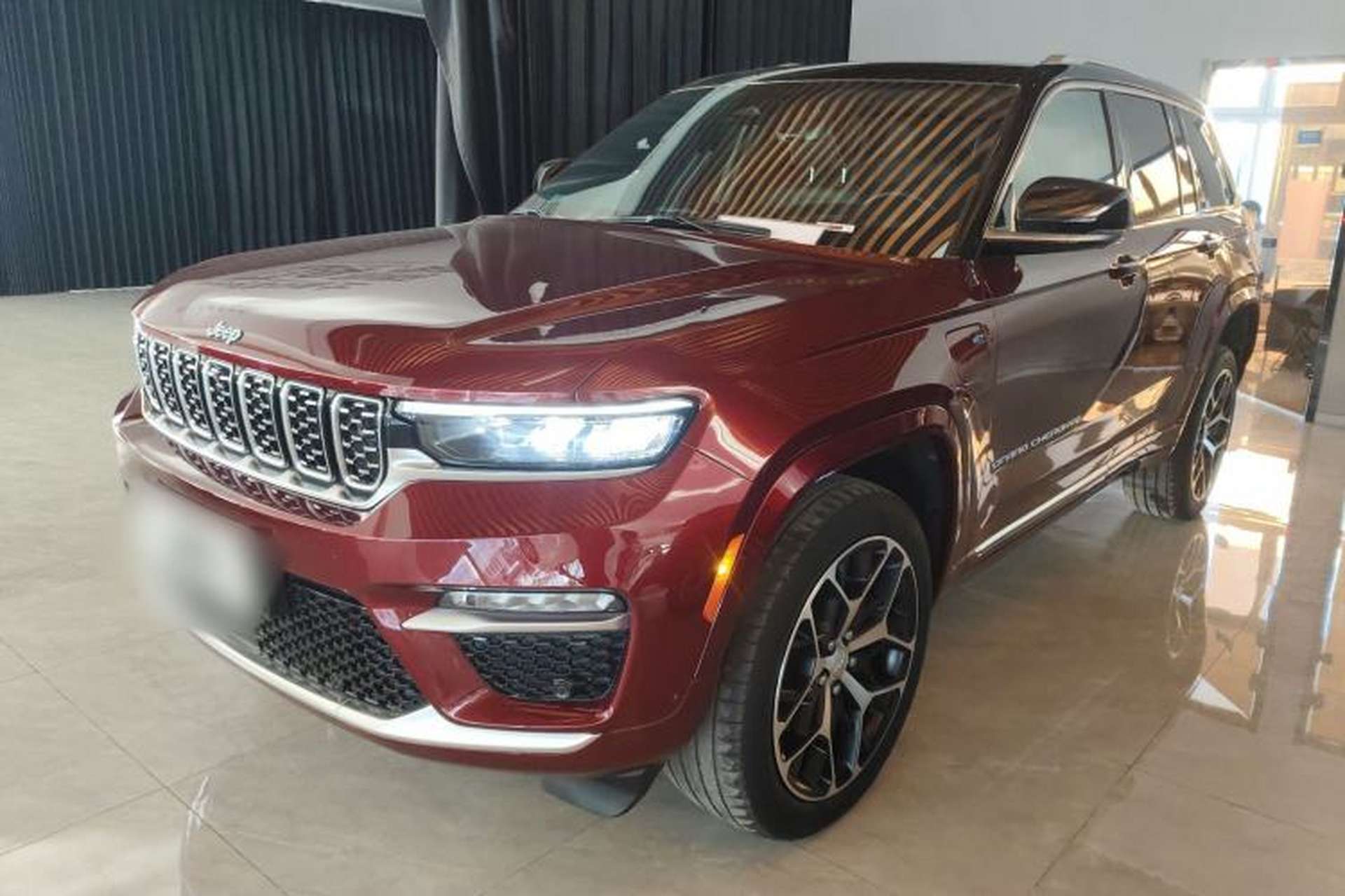 Used Jeep Grand Cherokee New Energy 2023 4xe Summit Edition Front Left 45 Deg