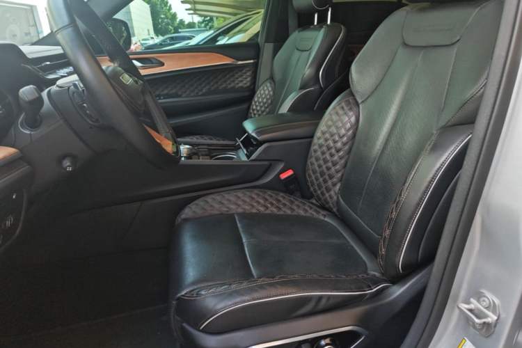 Used Jeep Grand Cherokee New Energy 2023 4xe Summit Edition Left Front Seat