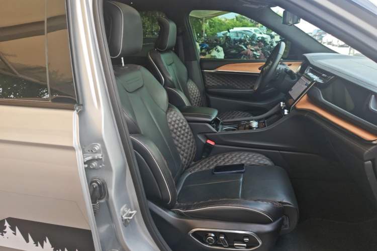 Used Jeep Grand Cherokee New Energy 2023 4xe Summit Edition Right Front Seat