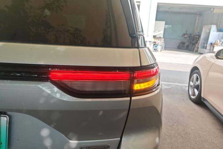 Used Jeep Grand Cherokee New Energy 2023 4xe Summit Edition Right Rear Taillight