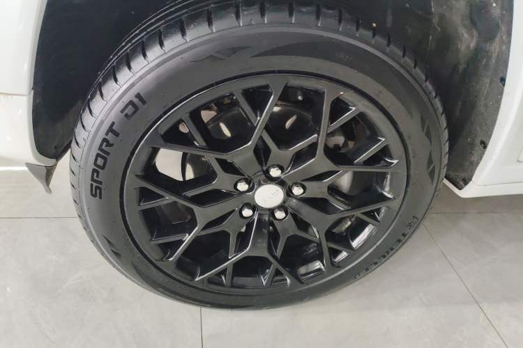 Used Jeep Grand Cherokee New Energy 2023 4xe Summit Edition Left Front Wheel Hub