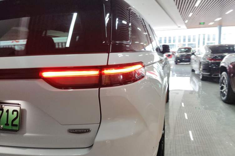 Used Jeep Grand Cherokee New Energy 2023 4xe Summit Edition Right Rear Taillight